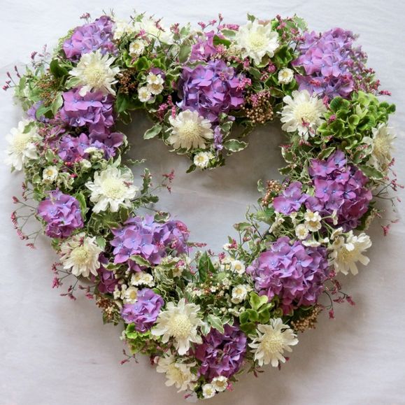 Rouwhart paarse bloemen